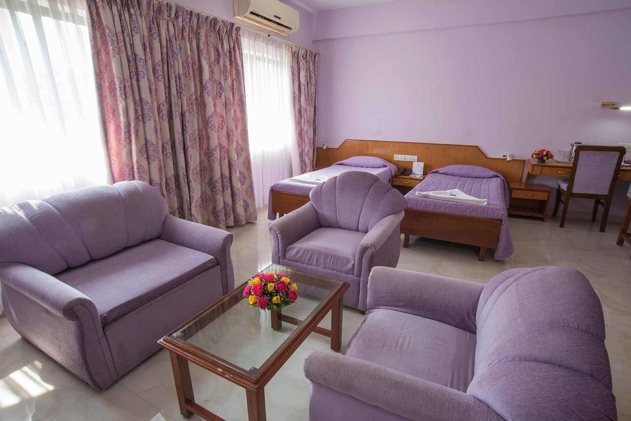 Ymca International House Hotel Mumbai  Buitenkant foto