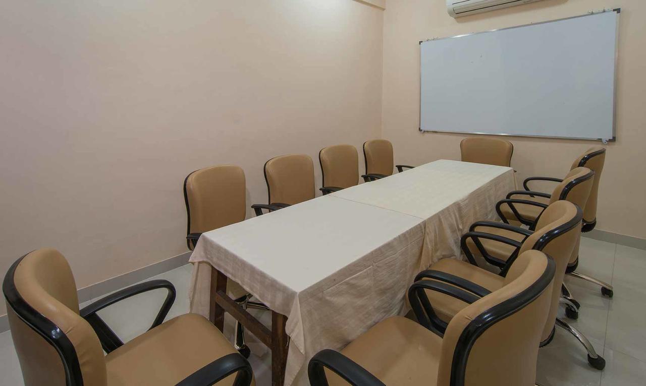Ymca International House Hotel Mumbai  Buitenkant foto