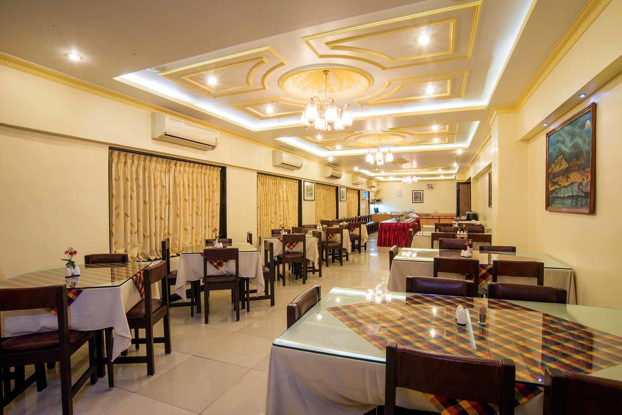 Ymca International House Hotel Mumbai  Buitenkant foto